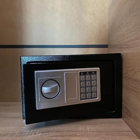 Gnaios Penthouse דירה