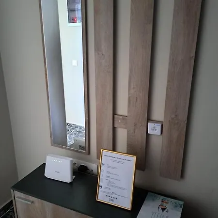 Gnaios Penthouse דירה